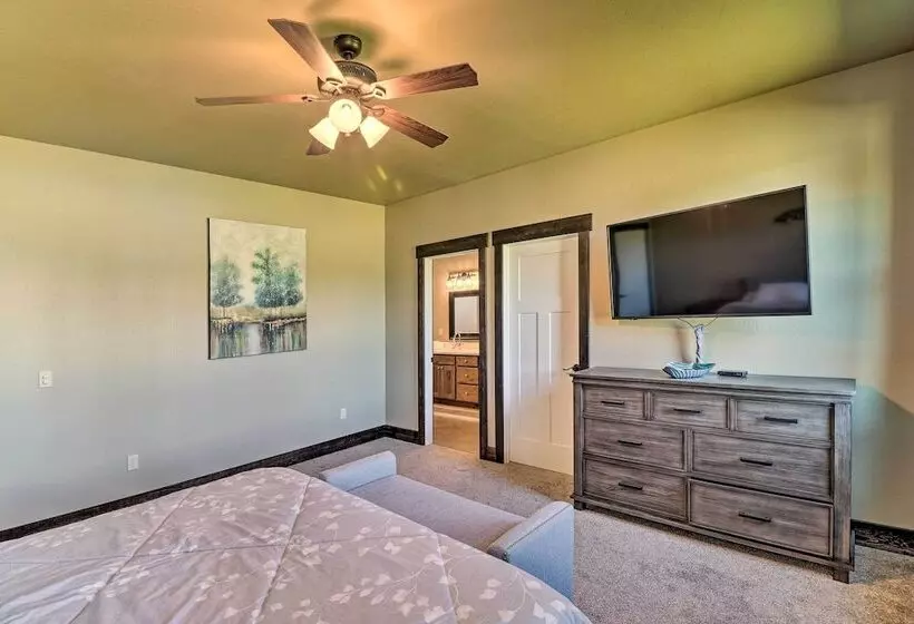 Newly Built Kalispell Home   28 Mi. To Glacier Np!