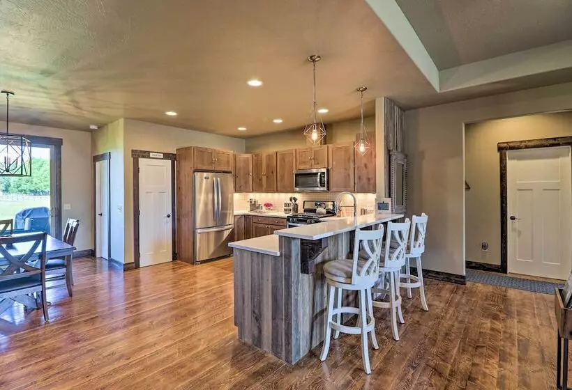 Newly Built Kalispell Home   28 Mi. To Glacier Np!