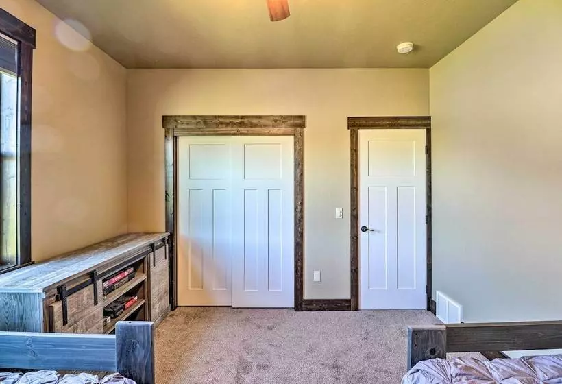 Newly Built Kalispell Home   28 Mi. To Glacier Np!