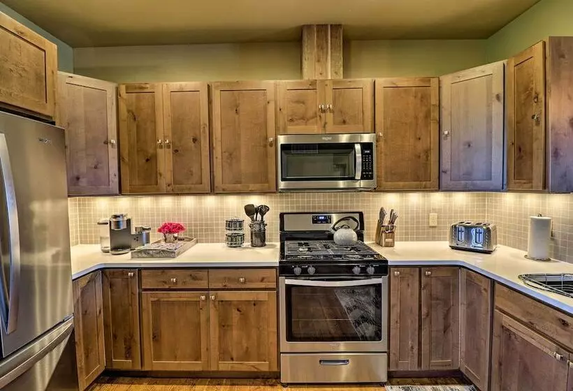 Newly Built Kalispell Home   28 Mi. To Glacier Np!