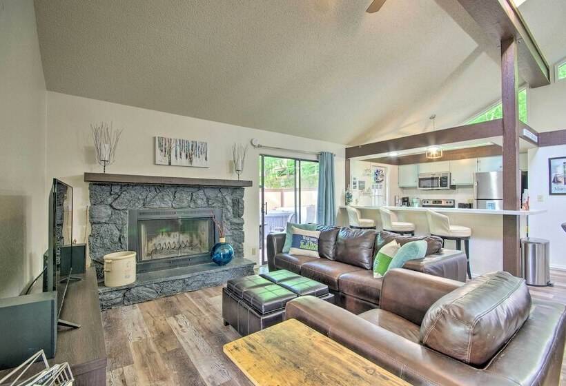 Osage Beach Home W/ Private Hot Tub: Near Lake!