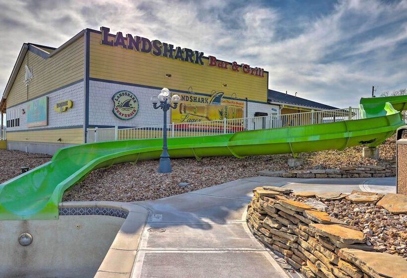 Osage Beach Home W/ Private Hot Tub: Near Lake!