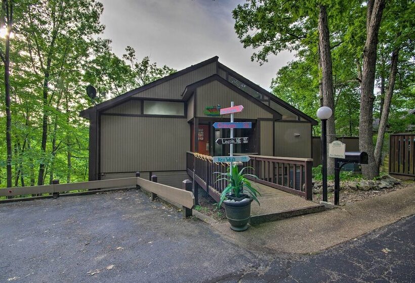 Osage Beach Home W/ Private Hot Tub: Near Lake!