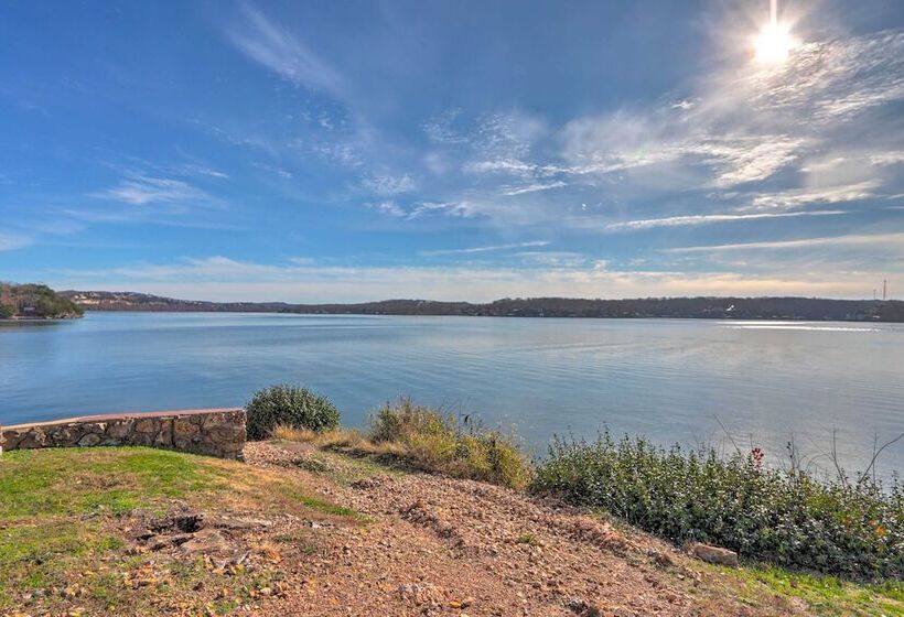 Osage Beach Home W/ Private Hot Tub: Near Lake!