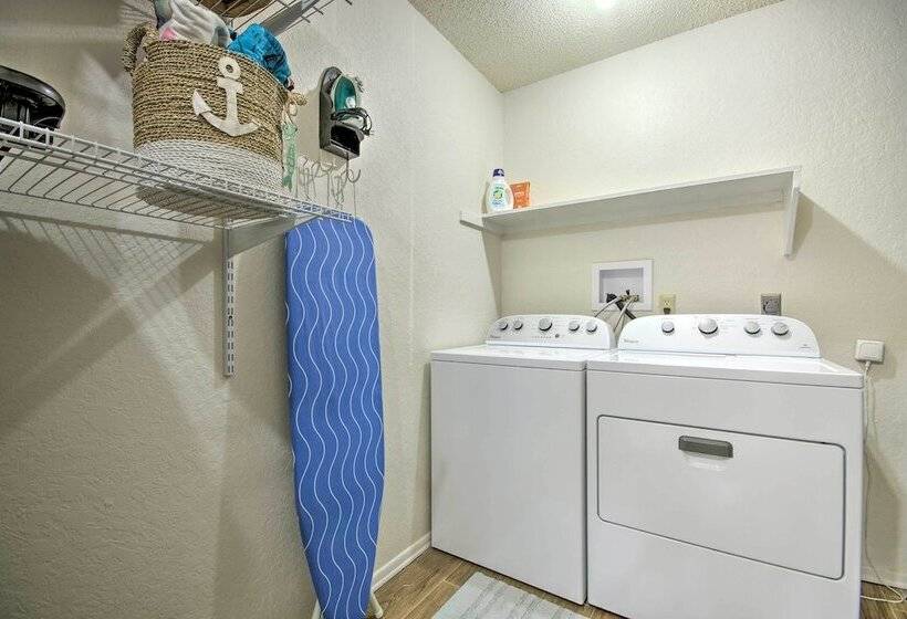 Osage Beach Home W/ Private Hot Tub: Near Lake!