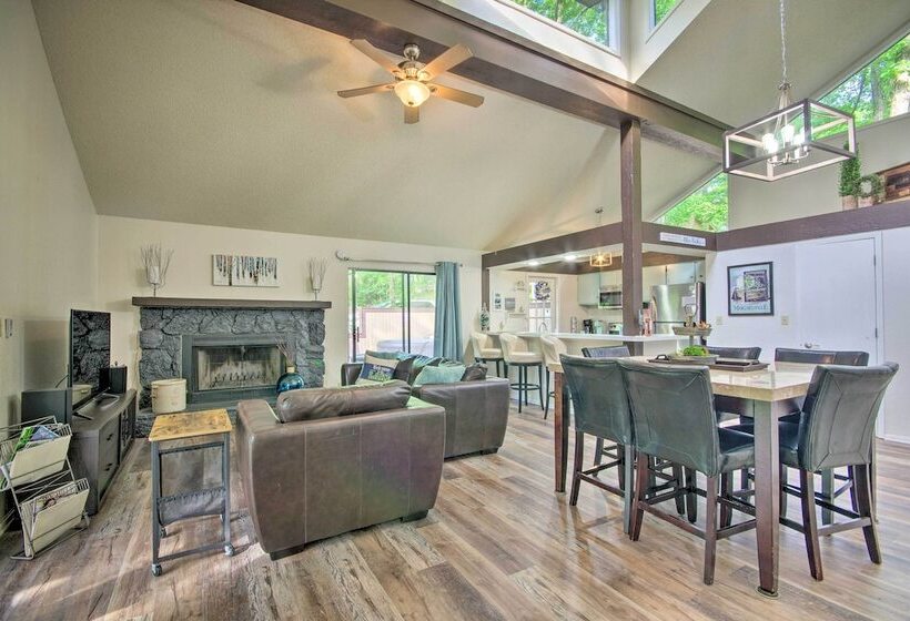 Osage Beach Home W/ Private Hot Tub: Near Lake!