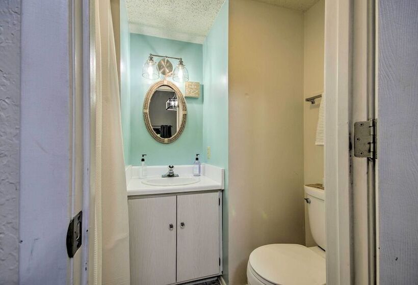 Osage Beach Home W/ Private Hot Tub: Near Lake!