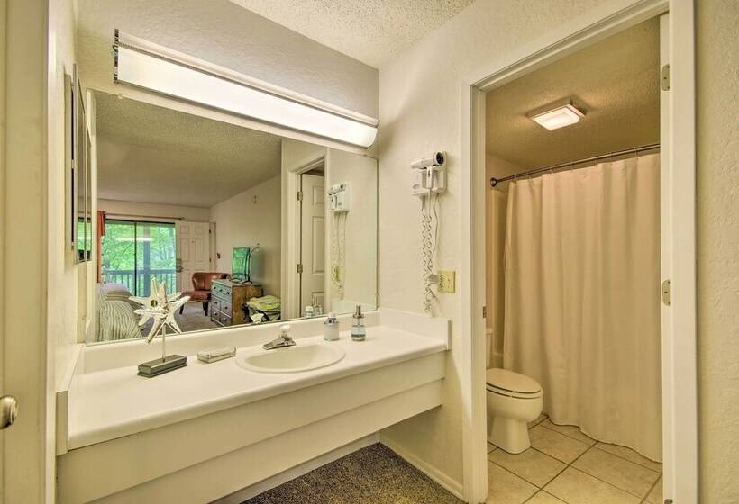 Osage Beach Home W/ Private Hot Tub: Near Lake!