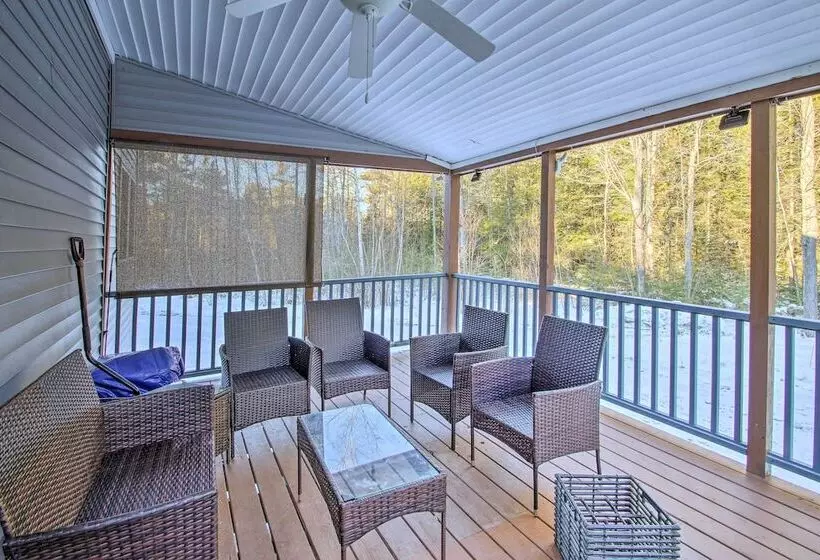 Inviting Countryside Home: 4 Mi To Long Lake!