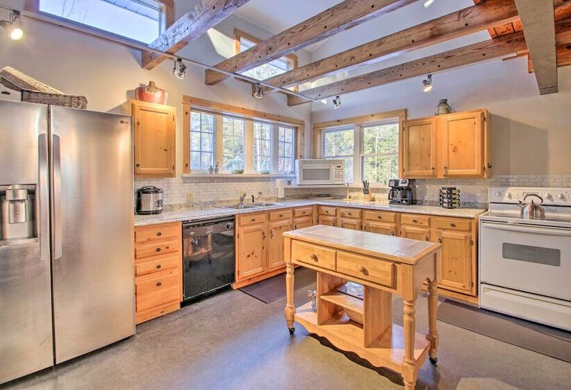 Inviting Countryside Home: 4 Mi To Long Lake!