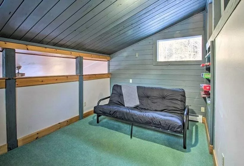 Inviting Countryside Home: 4 Mi To Long Lake!