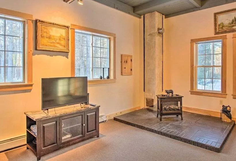 Inviting Countryside Home: 4 Mi To Long Lake!