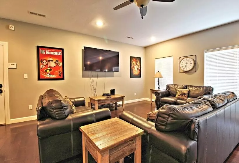 Pet Friendly Smoky Mountain Retreat W/ Game Room!