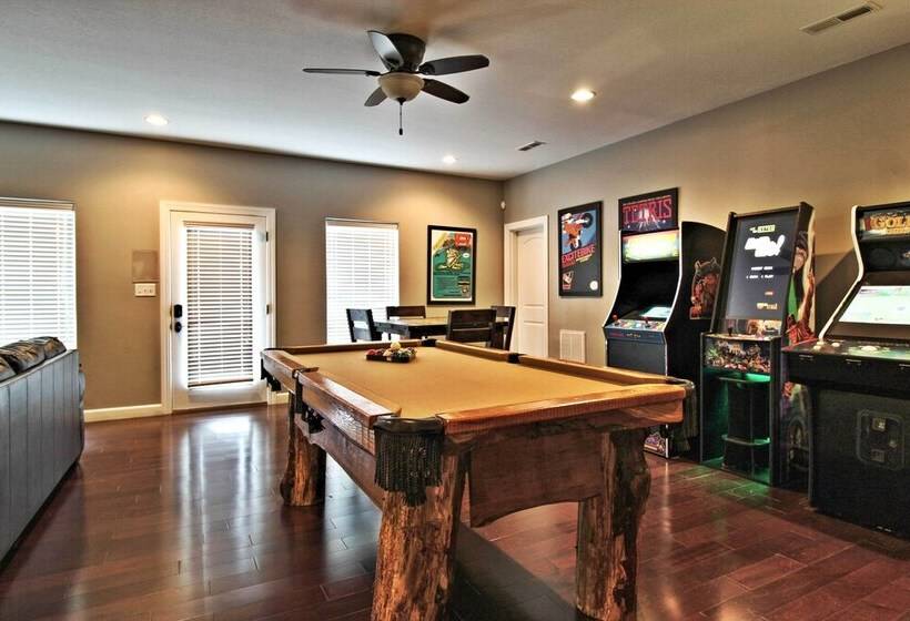 Pet Friendly Smoky Mountain Retreat W/ Game Room!