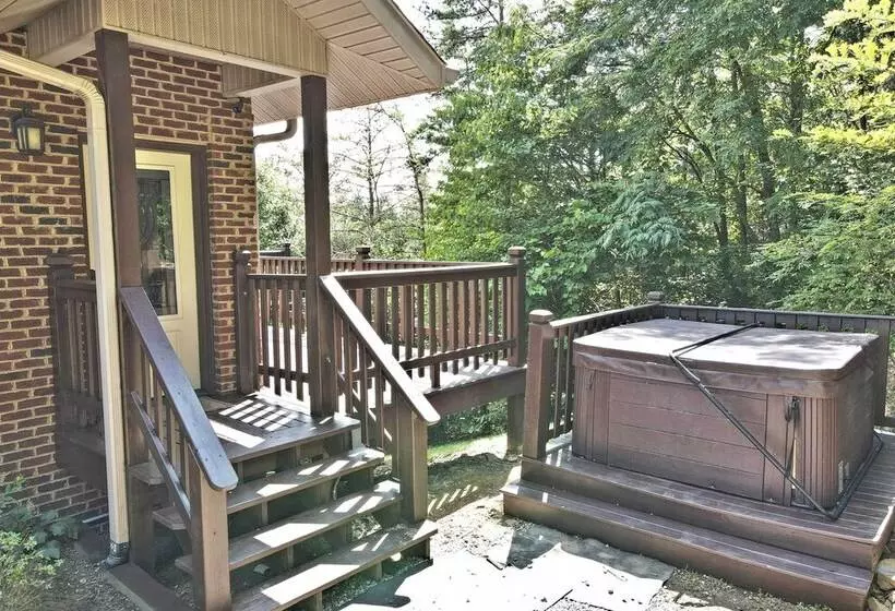 Pet Friendly Smoky Mountain Retreat W/ Game Room!