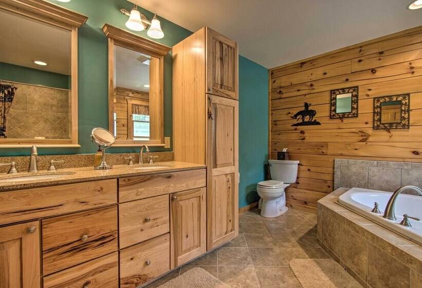 Pocono Cabin Retreat W/ Deck ~ 9 Mi To Hickory Run