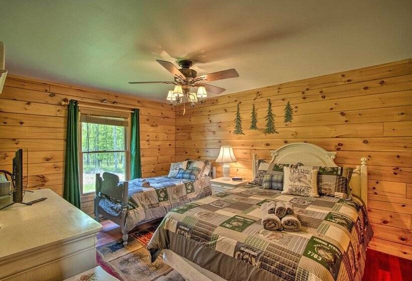 Pocono Cabin Retreat W/ Deck ~ 9 Mi To Hickory Run