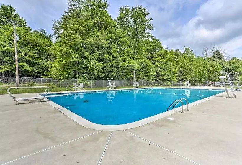 Pocono Lake House Near Skiing & Kalahari Resort!