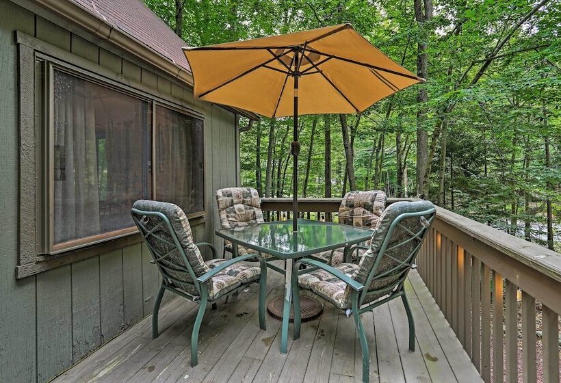 Pocono Lake House Near Skiing & Kalahari Resort!