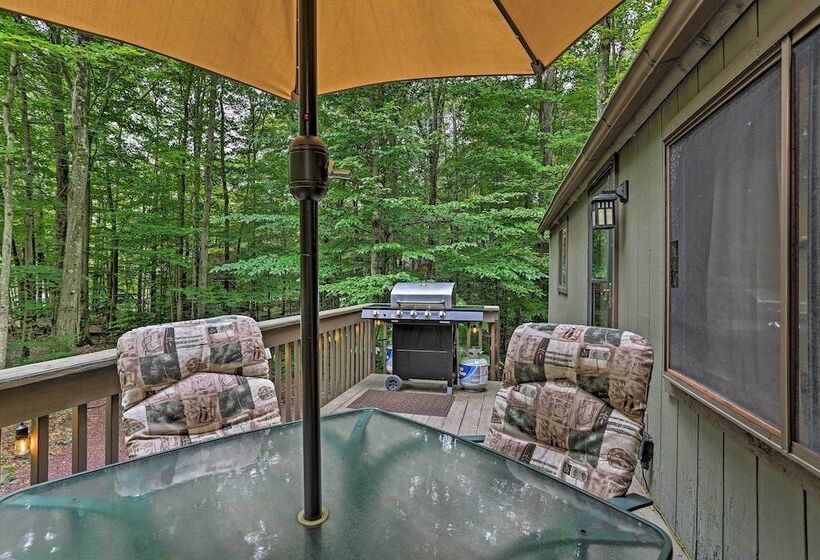 Pocono Lake House Near Skiing & Kalahari Resort!
