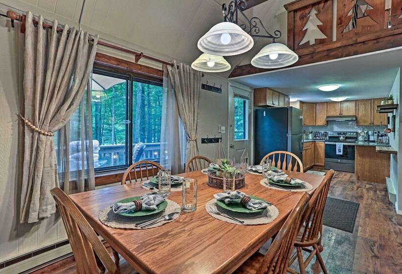 Pocono Lake House Near Skiing & Kalahari Resort!