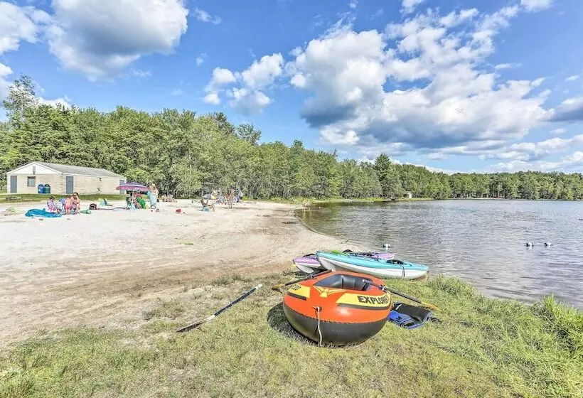 Pocono Lake House Near Skiing & Kalahari Resort!