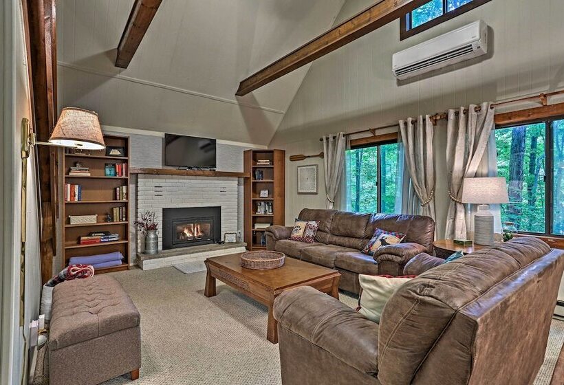 Pocono Lake House Near Skiing & Kalahari Resort!