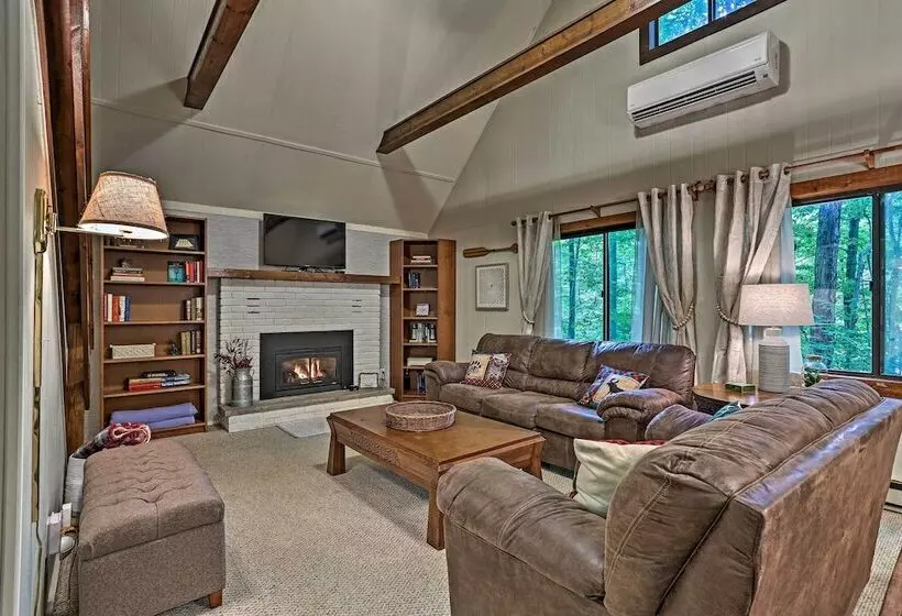 Pocono Lake House Near Skiing & Kalahari Resort!