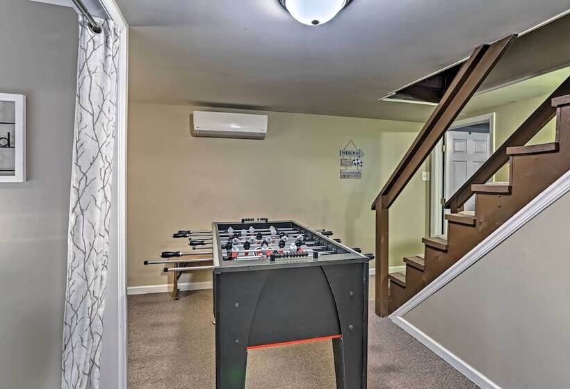 Pocono Lake House Near Skiing & Kalahari Resort!