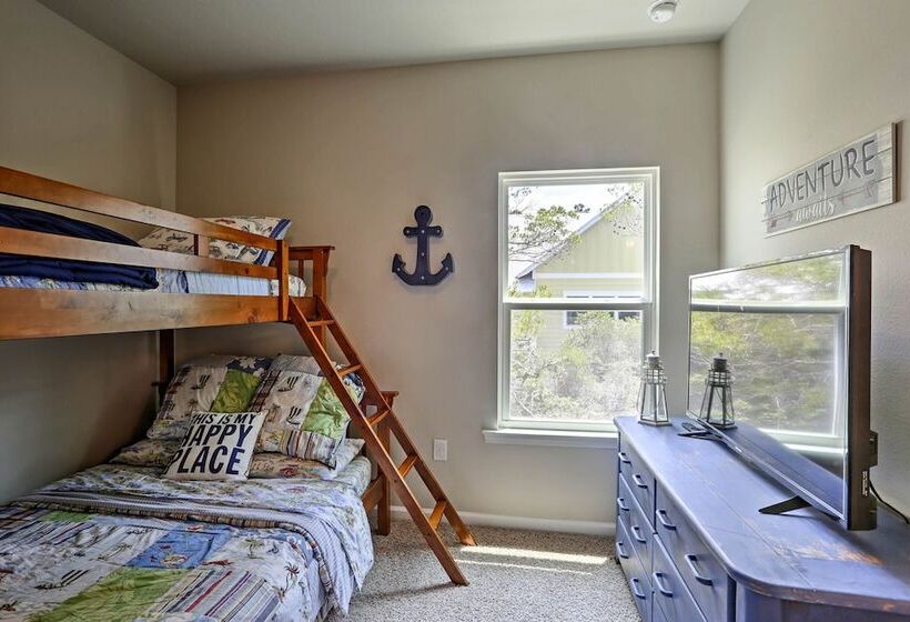 Port St Joe Beach House W/ Pool Access!