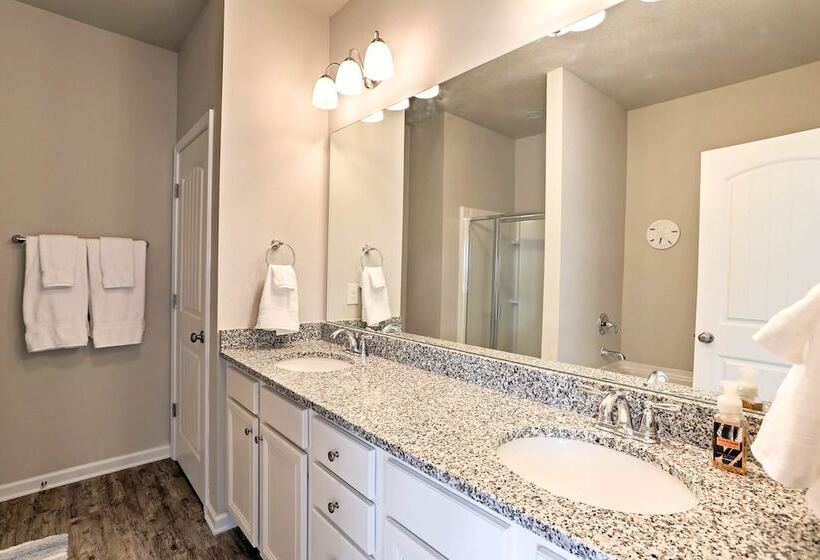 Port St Joe Beach House W/ Pool Access!