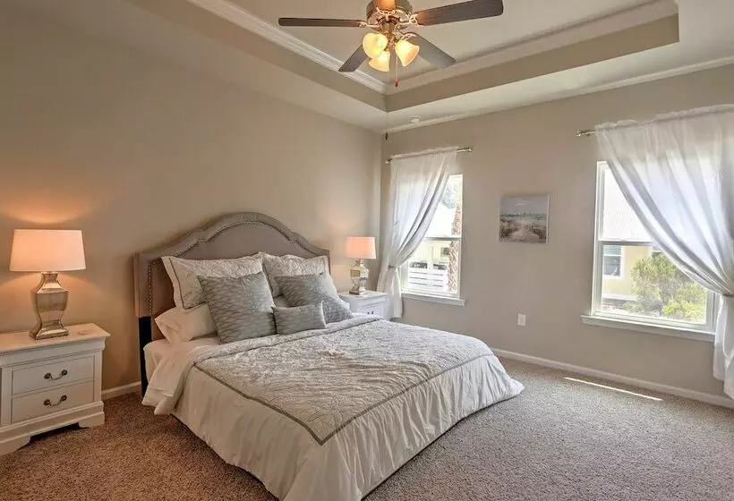 Port St Joe Beach House W/ Pool Access!