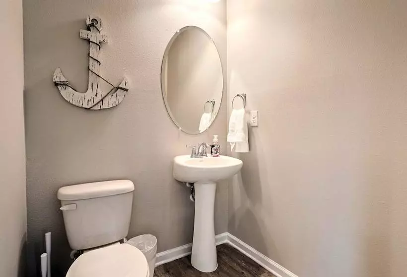 Port St Joe Beach House W/ Pool Access!