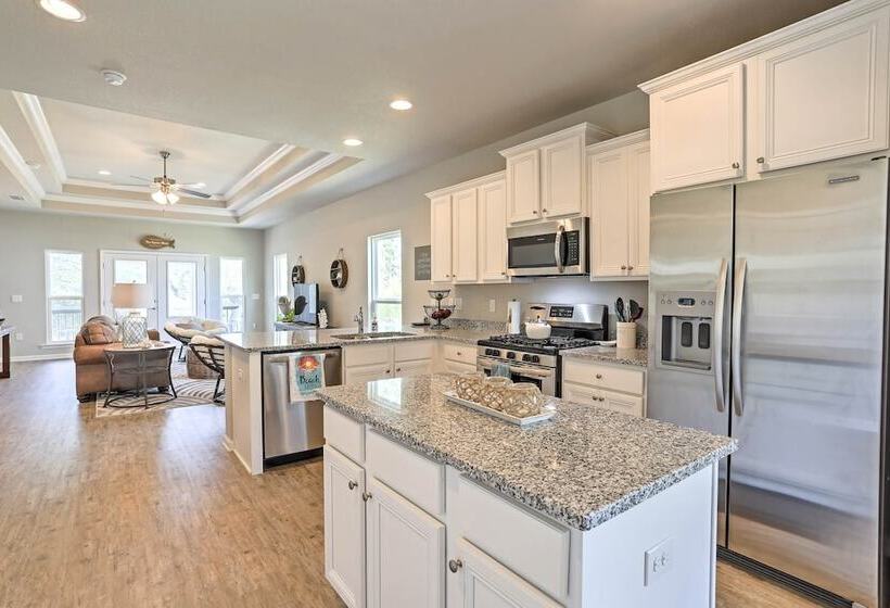 Port St Joe Beach House W/ Pool Access!