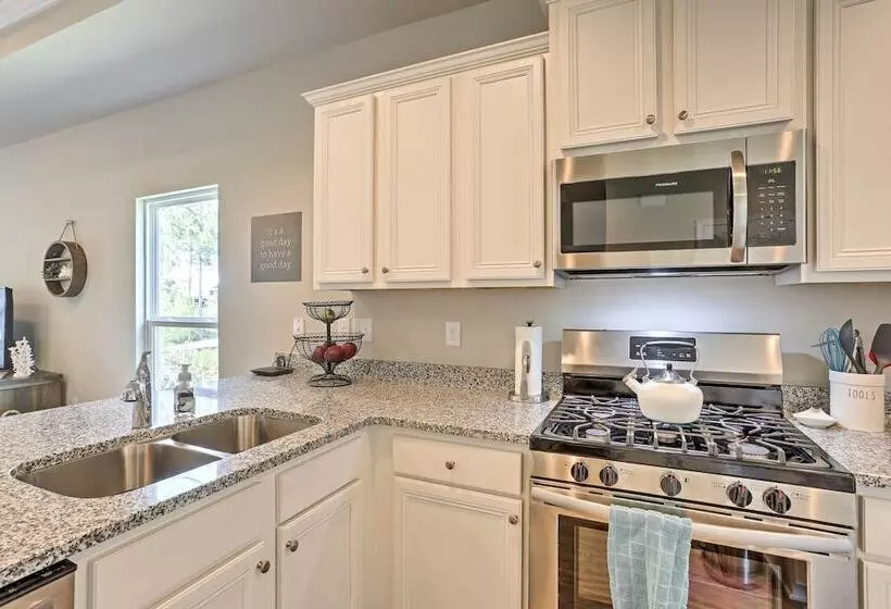 Port St Joe Beach House W/ Pool Access!