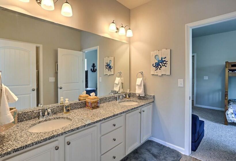 Port St Joe Beach House W/ Pool Access!