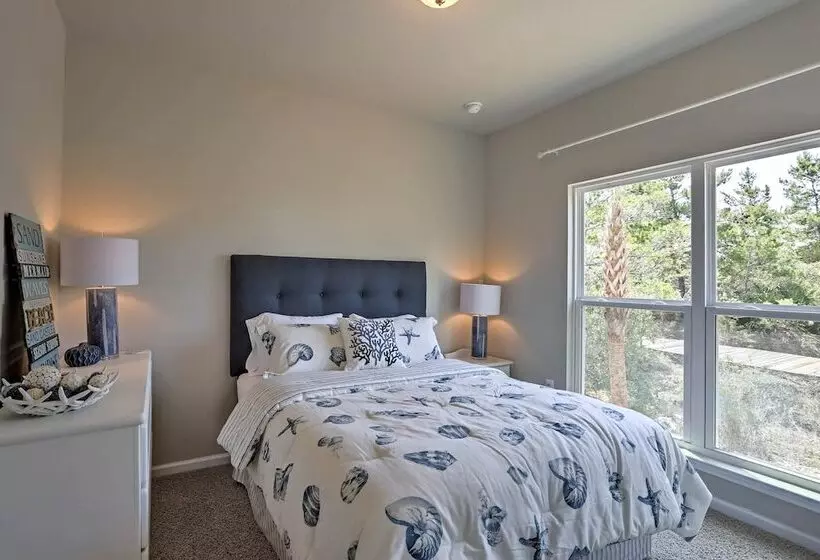 Port St Joe Beach House W/ Pool Access!