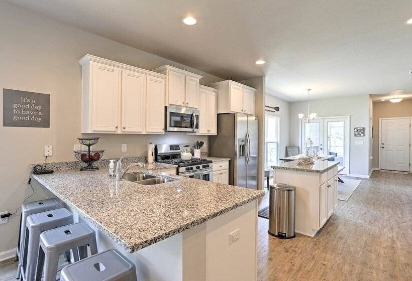 Port St Joe Beach House W/ Pool Access!