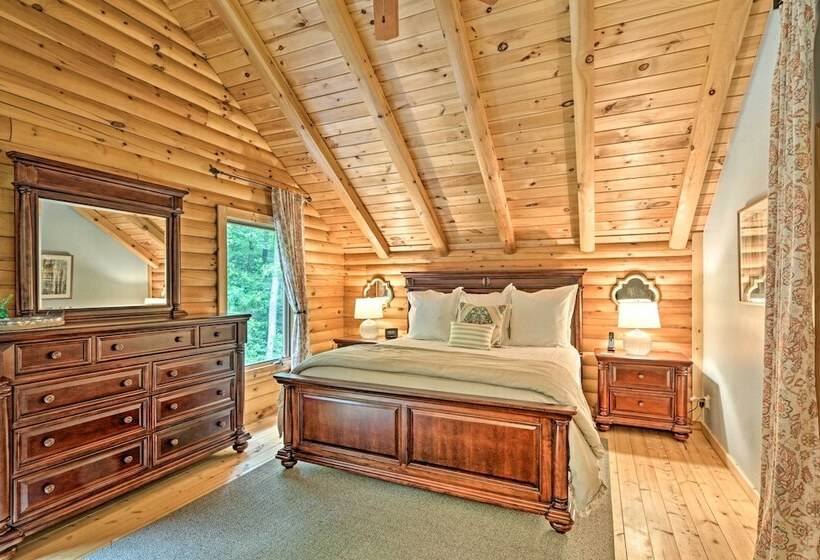 Quiet Cabin W/ Hot Tub ~ 15 Mi To State Parks!