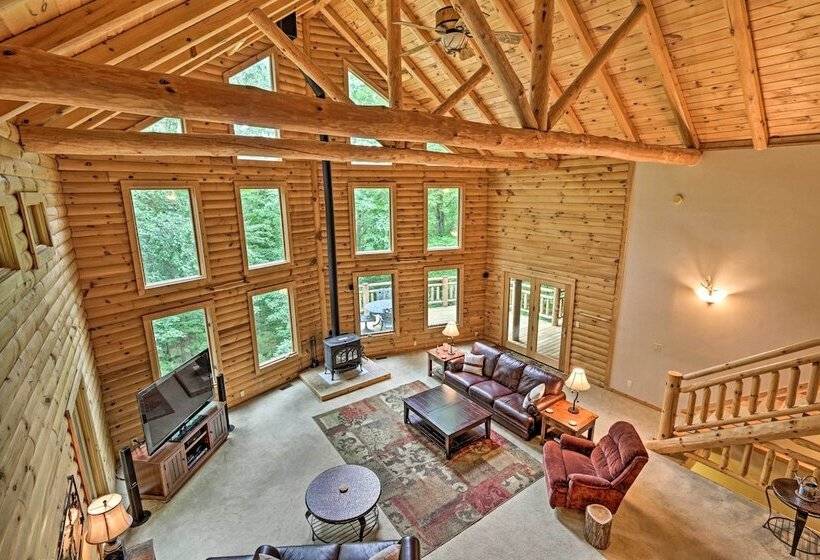 Quiet Cabin W/ Hot Tub ~ 15 Mi To State Parks!