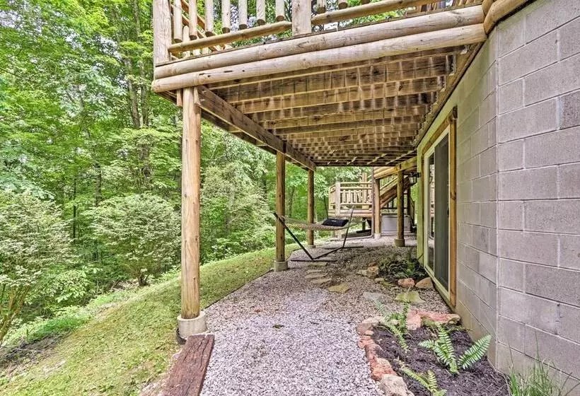 Quiet Cabin W/ Hot Tub ~ 15 Mi To State Parks!