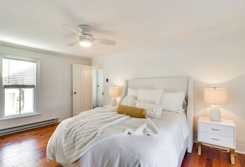 Quiet Farmhouse On 77 Acres Near Shenandoah River!