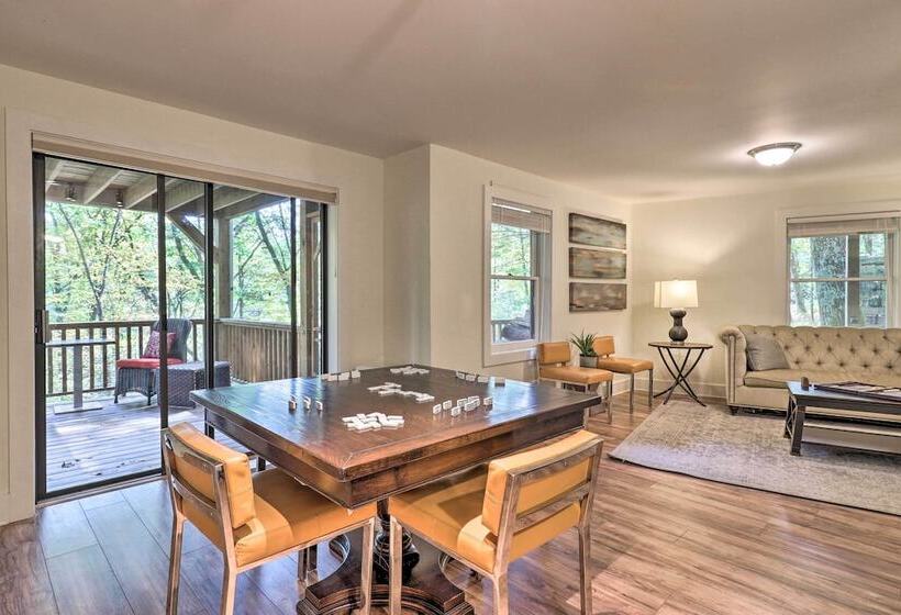 1 Mi To Town: Chalet Style Highlands Retreat