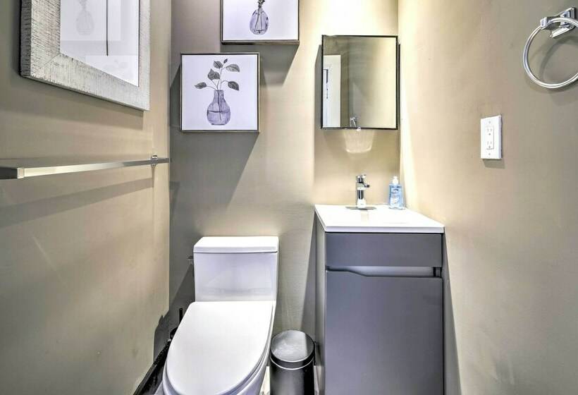 Sandpiper  House: Walk To Town & Beaches!