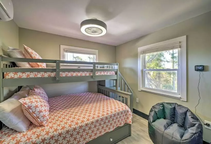 Sandpiper  House: Walk To Town & Beaches!