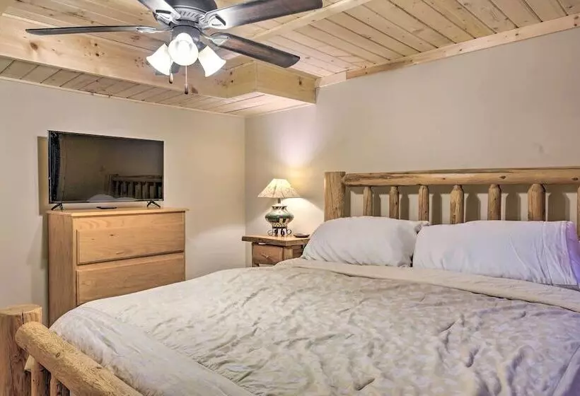 Secluded Traverse City Retreat: 11 Mi To Downtown!