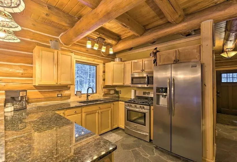 Secluded Traverse City Retreat: 11 Mi To Downtown!