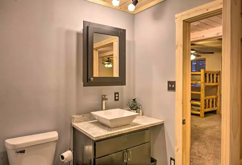 Secluded Traverse City Retreat: 11 Mi To Downtown!