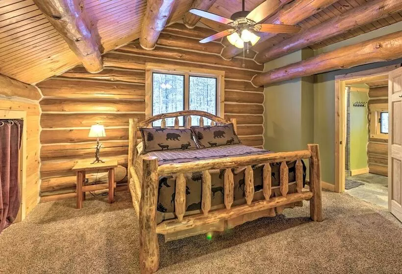 Secluded Traverse City Retreat: 11 Mi To Downtown!