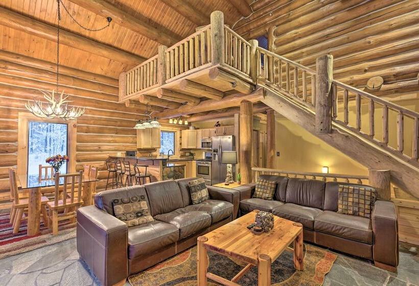 Secluded Traverse City Retreat: 11 Mi To Downtown!